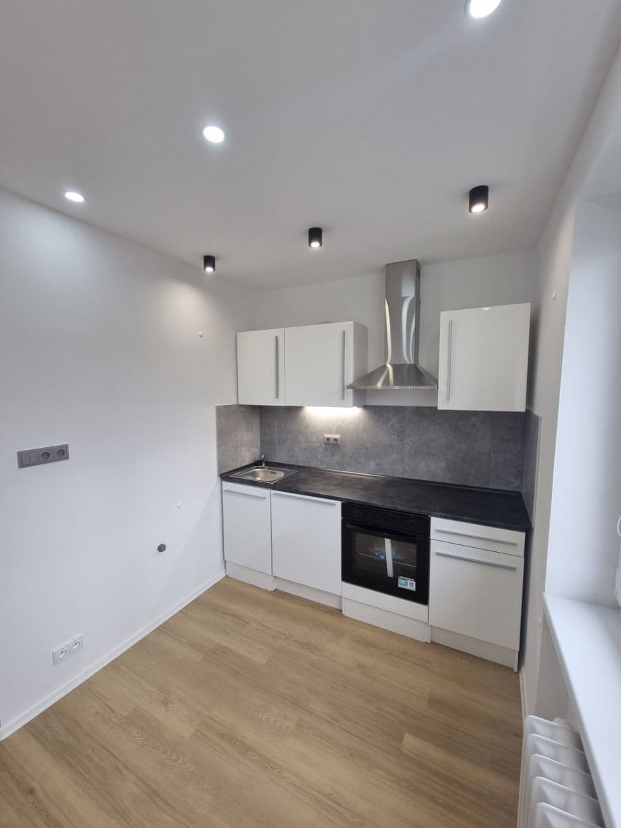 Pronájem bytu 1+1 40 m², Bukovany, Karlovarský kraj Pronájem bytu 1+1 40 m², Bukovany, Karlovarský kraj