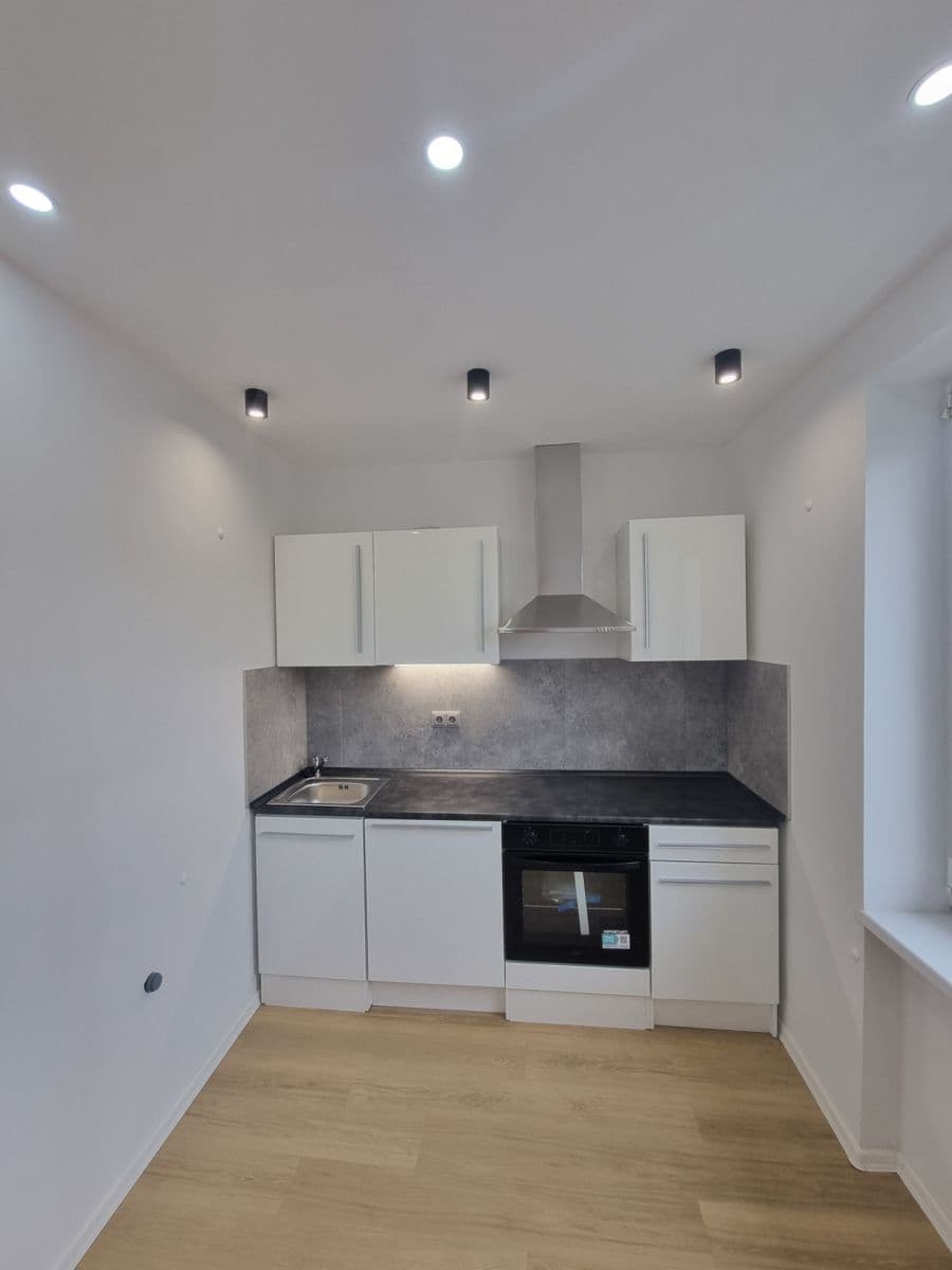 Pronájem bytu 1+1 40 m², Bukovany, Karlovarský kraj Pronájem bytu 1+1 40 m², Bukovany, Karlovarský kraj