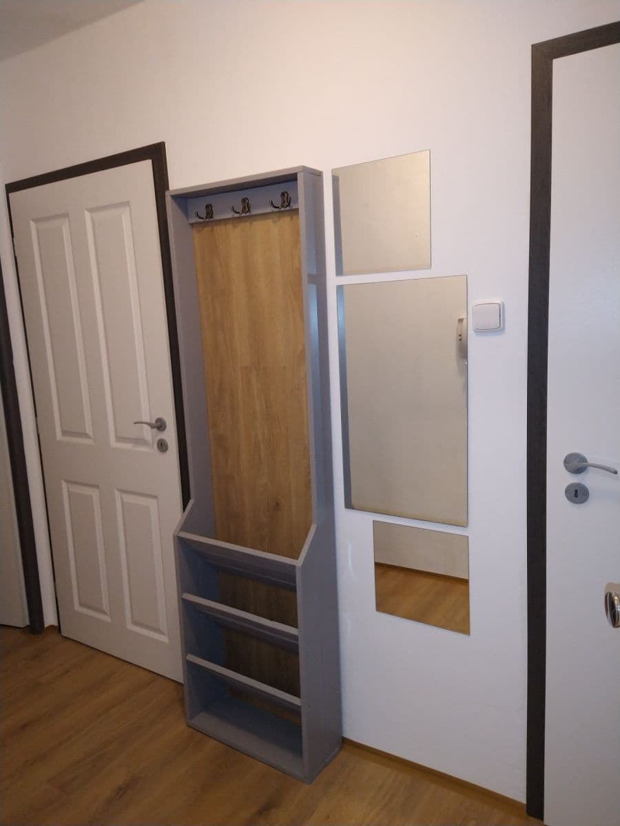 Pronájem bytu 2+kk 34 m², nábřeží Závodu míru, Pardubice, Pardubický kraj Pronájem bytu 2+kk 34 m², nábřeží Závodu míru, Pardubice, Pardubický kraj