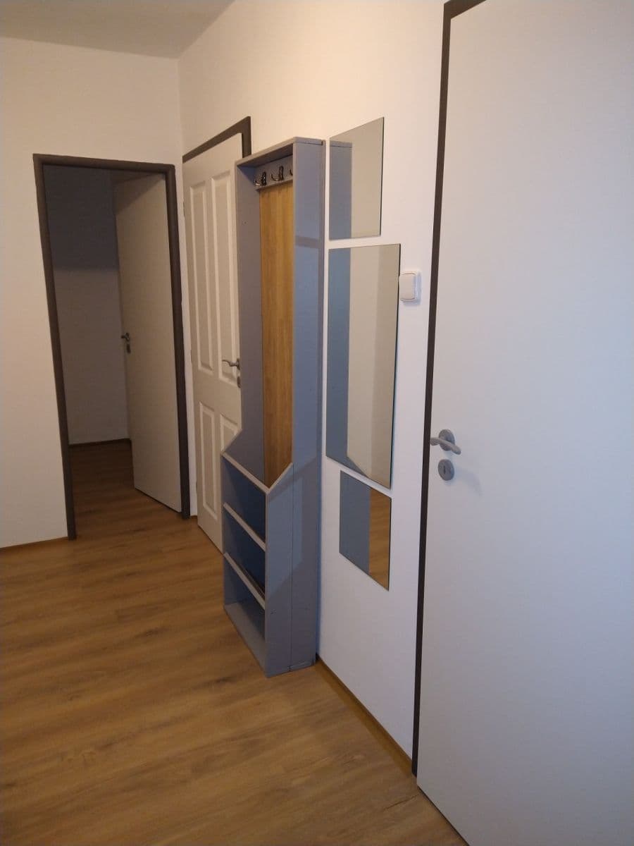 Pronájem bytu 2+kk 34 m², nábřeží Závodu míru, Pardubice, Pardubický kraj Pronájem bytu 2+kk 34 m², nábřeží Závodu míru, Pardubice, Pardubický kraj