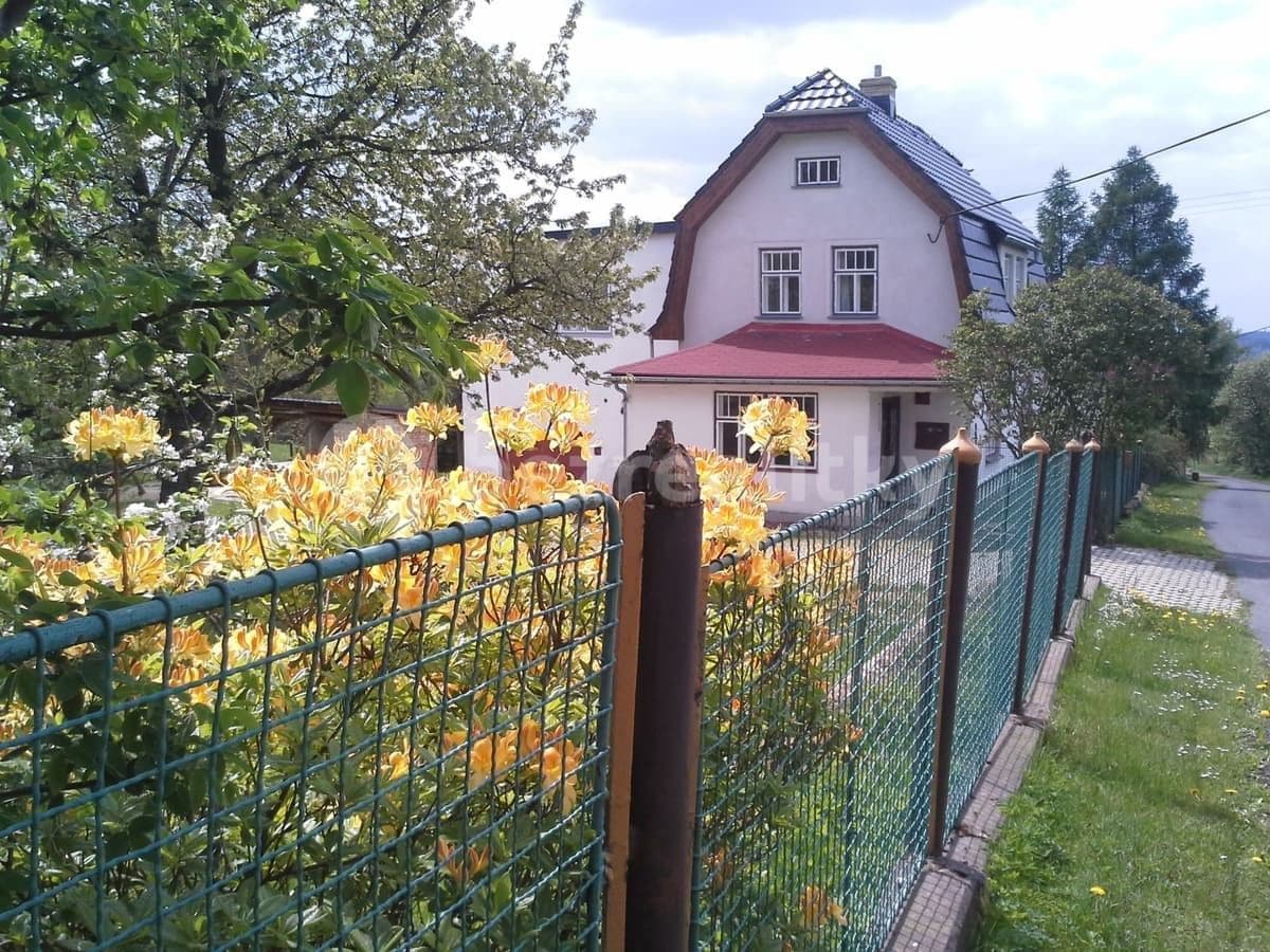 Pronájem bytu 1+1 30 m², Staré Křečany, Ústecký kraj Pronájem bytu 1+1 30 m², Staré Křečany, Ústecký kraj