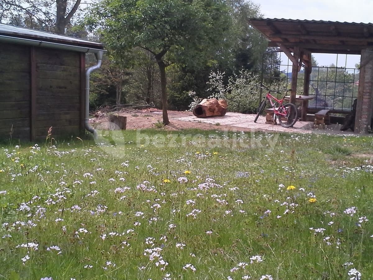 Pronájem bytu 1+1 30 m², Staré Křečany, Ústecký kraj Pronájem bytu 1+1 30 m², Staré Křečany, Ústecký kraj