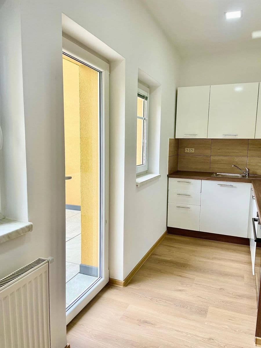 Pronájem bytu 3+kk 80 m², Staškova, Liberec, Liberecký kraj Pronájem bytu 3+kk 80 m², Staškova, Liberec, Liberecký kraj