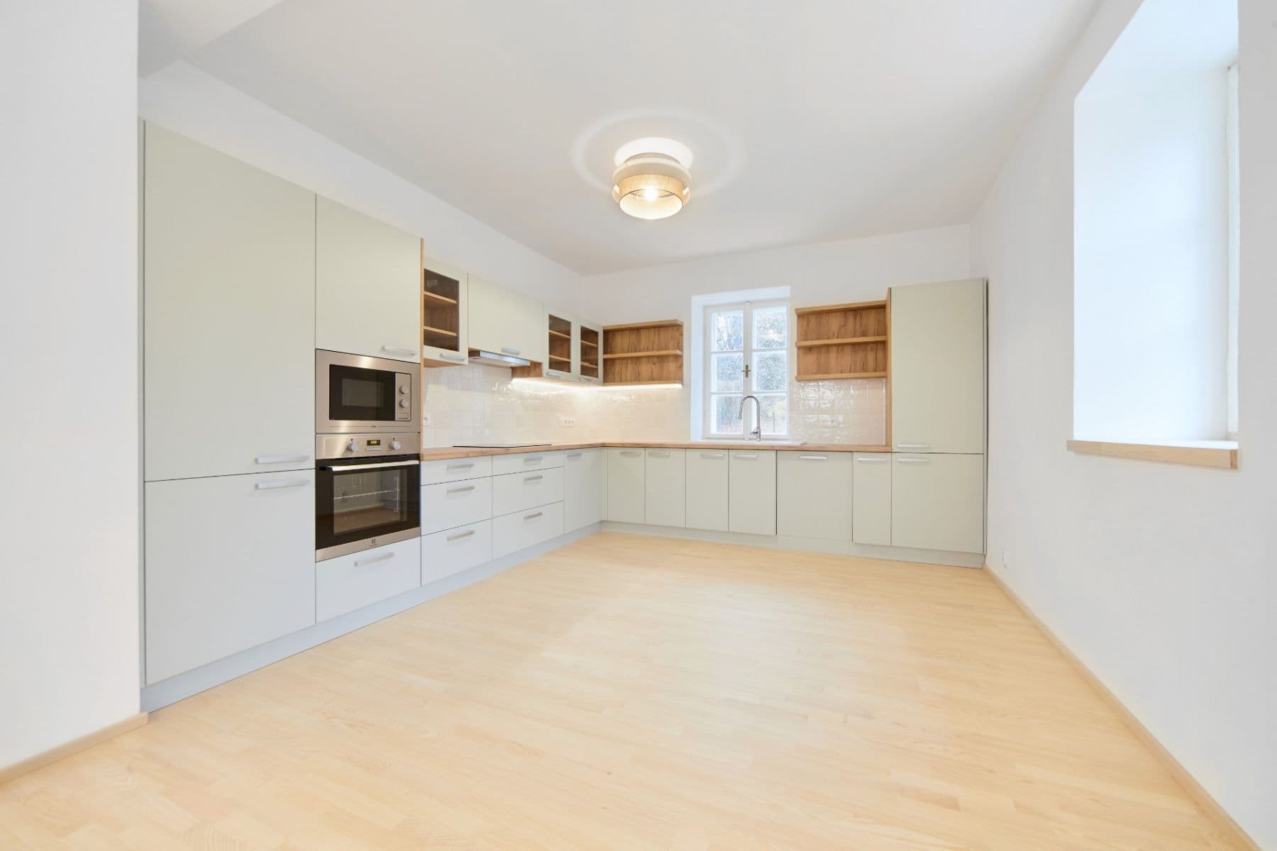 Prodej domu 159 m², pozemek 337 m², Velké Popovice, Středočeský kraj Prodej domu 159 m², pozemek 337 m², Velké Popovice, Středočeský kraj