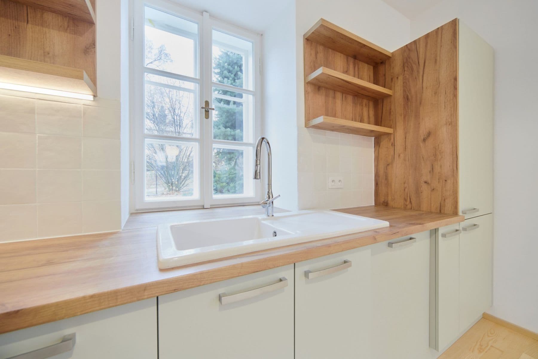 Prodej domu 159 m², pozemek 337 m², Velké Popovice, Středočeský kraj Prodej domu 159 m², pozemek 337 m², Velké Popovice, Středočeský kraj