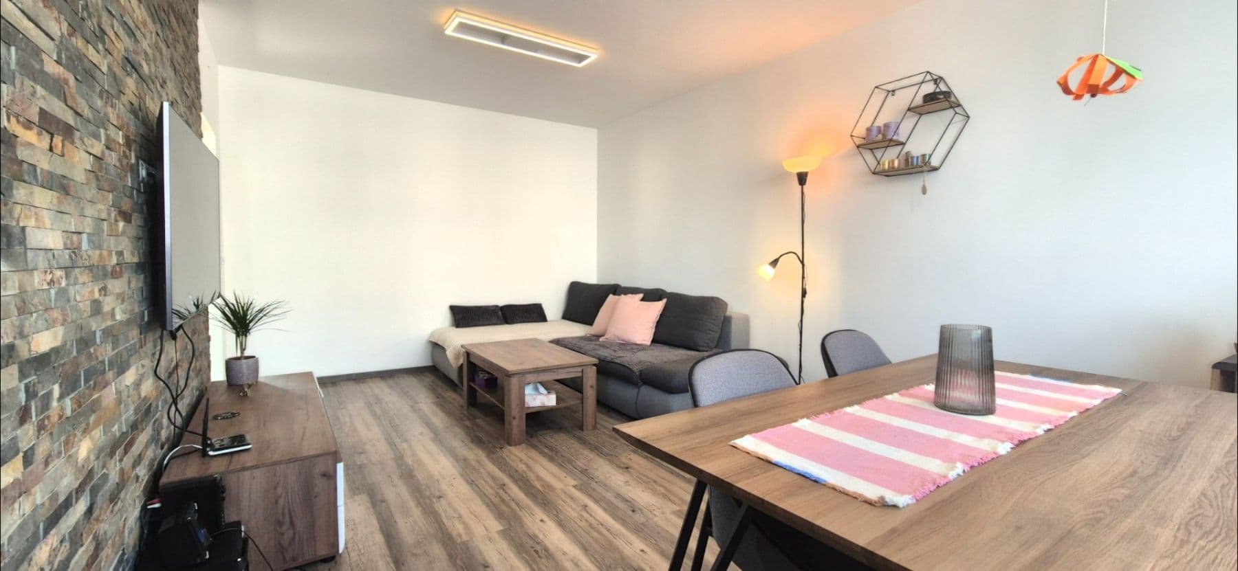 Pronájem bytu 3+1 71 m², Nábřeží, Napajedla, Zlínský kraj Pronájem bytu 3+1 71 m², Nábřeží, Napajedla, Zlínský kraj