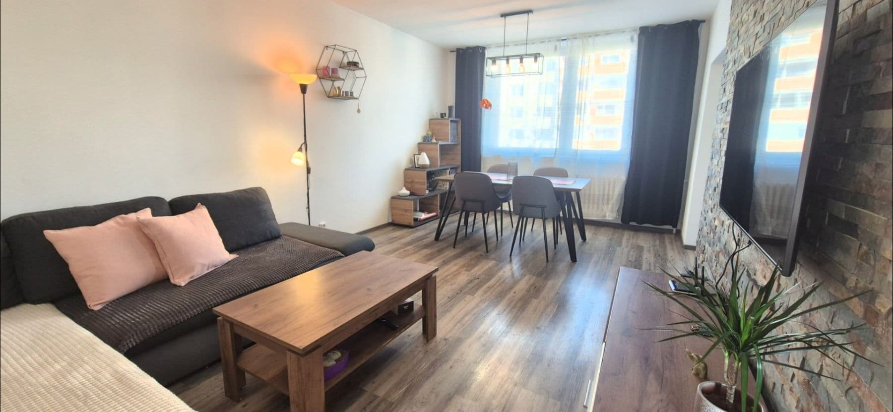 Pronájem bytu 3+1 71 m², Nábřeží, Napajedla, Zlínský kraj Pronájem bytu 3+1 71 m², Nábřeží, Napajedla, Zlínský kraj