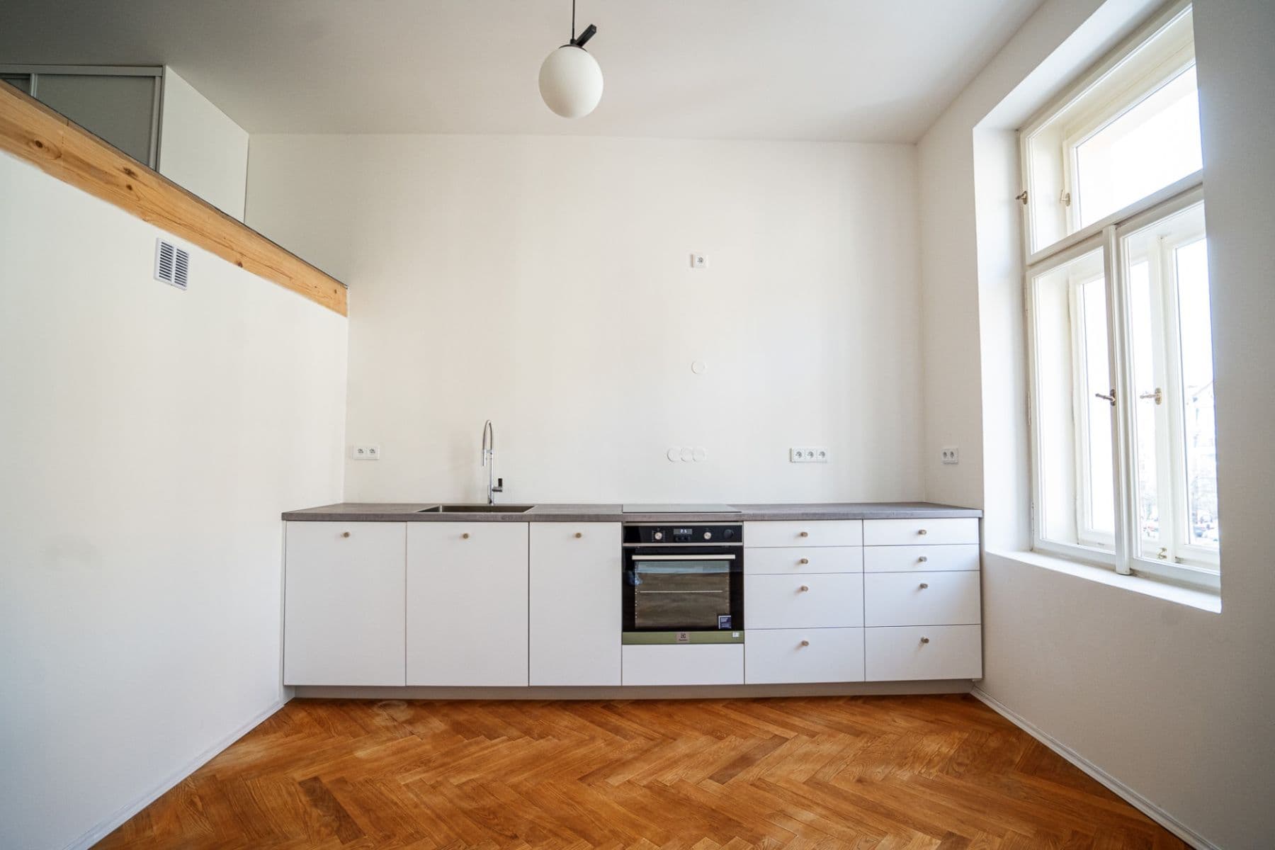 Pronájem bytu 1+kk 30 m², Přemyslovská, Praha, Praha Pronájem bytu 1+kk 30 m², Přemyslovská, Praha, Praha