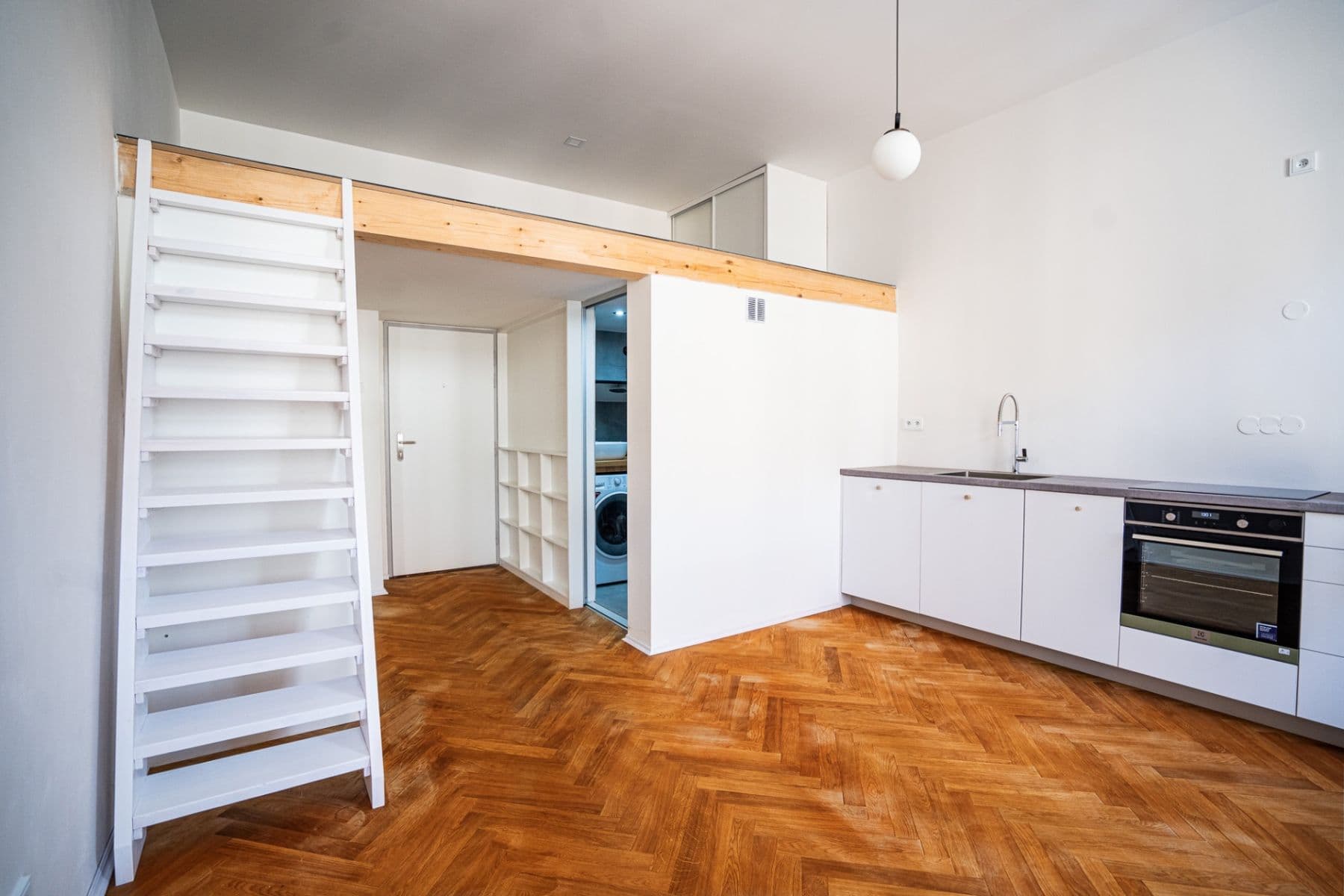 Pronájem bytu 1+kk 30 m², Přemyslovská, Praha, Praha Pronájem bytu 1+kk 30 m², Přemyslovská, Praha, Praha