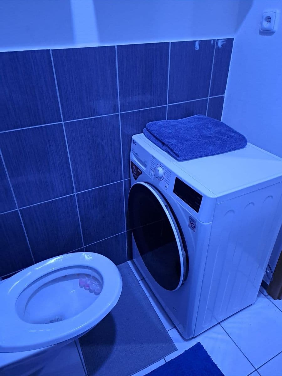 Pronájem bytu 60 m², Na Drážce, Pardubice, Pardubický kraj Pronájem bytu 60 m², Na Drážce, Pardubice, Pardubický kraj