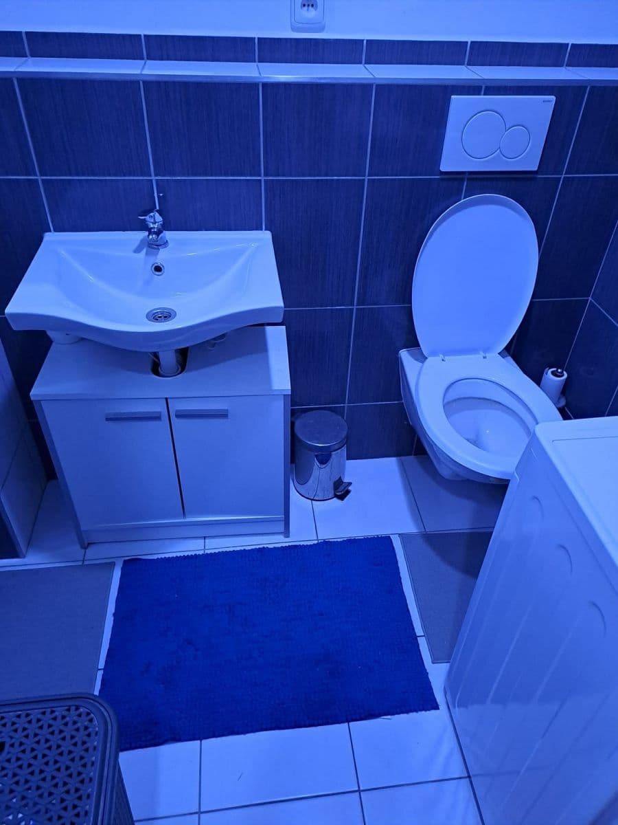 Pronájem bytu 60 m², Na Drážce, Pardubice, Pardubický kraj Pronájem bytu 60 m², Na Drážce, Pardubice, Pardubický kraj