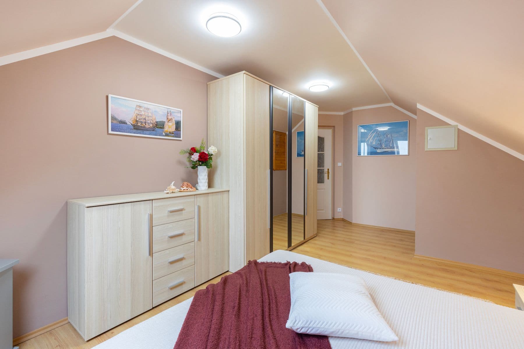 Prodej domu 120 m², pozemek 587 m², Otmíče, Středočeský kraj Prodej domu 120 m², pozemek 587 m², Otmíče, Středočeský kraj