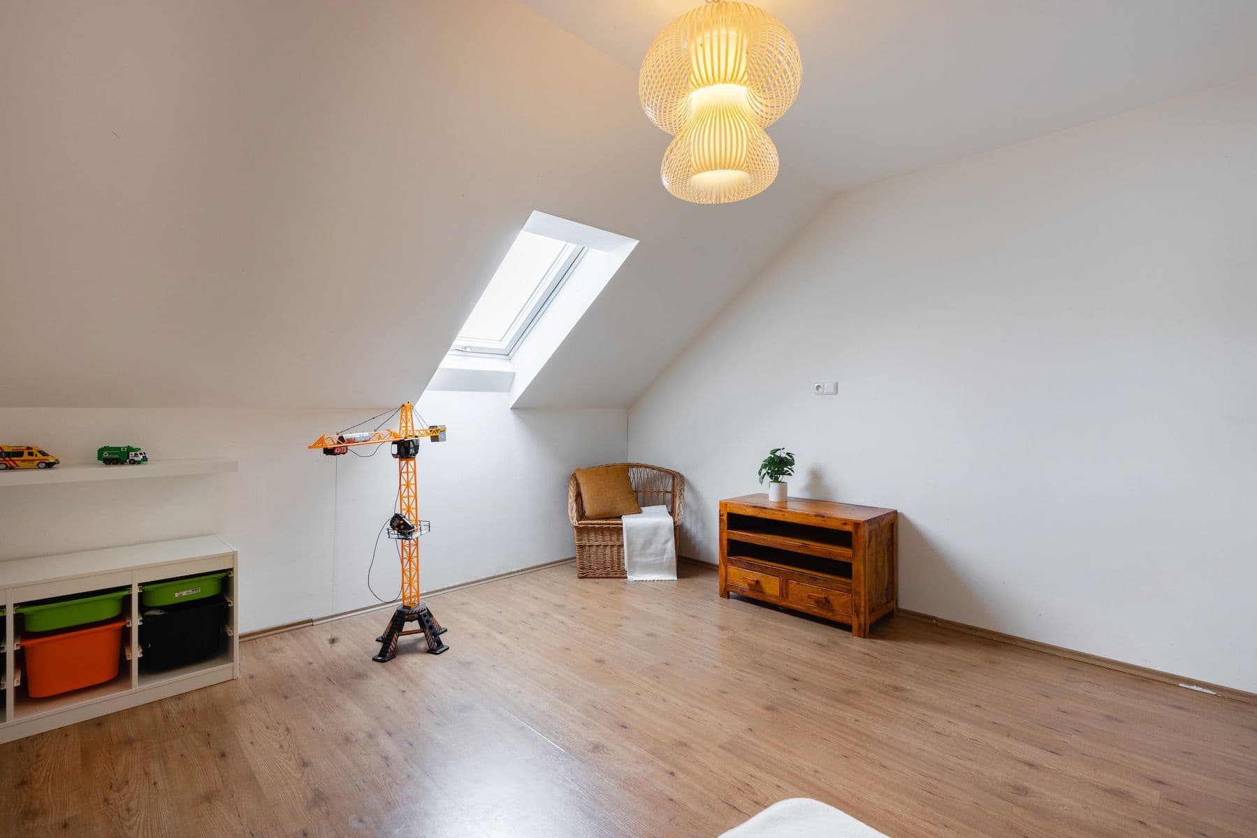 Prodej bytu 4+1 129 m², K Vidouši, Unhošť, Středočeský kraj Prodej bytu 4+1 129 m², K Vidouši, Unhošť, Středočeský kraj