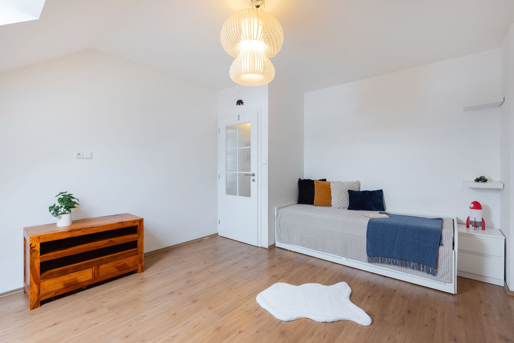 Prodej bytu 4+1 129 m², K Vidouši, Unhošť, Středočeský kraj Prodej bytu 4+1 129 m², K Vidouši, Unhošť, Středočeský kraj