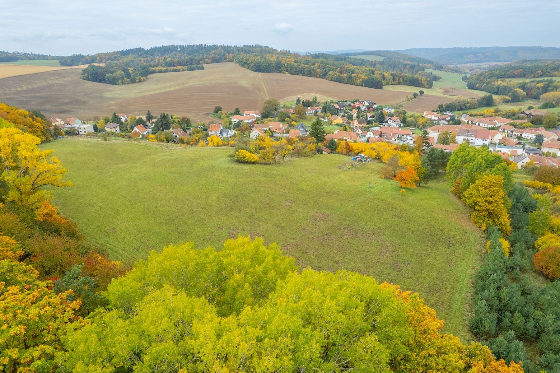 Prodej pozemku 5.229 m², Lažany, Jihomoravský kraj Prodej pozemku 5.229 m², Lažany, Jihomoravský kraj