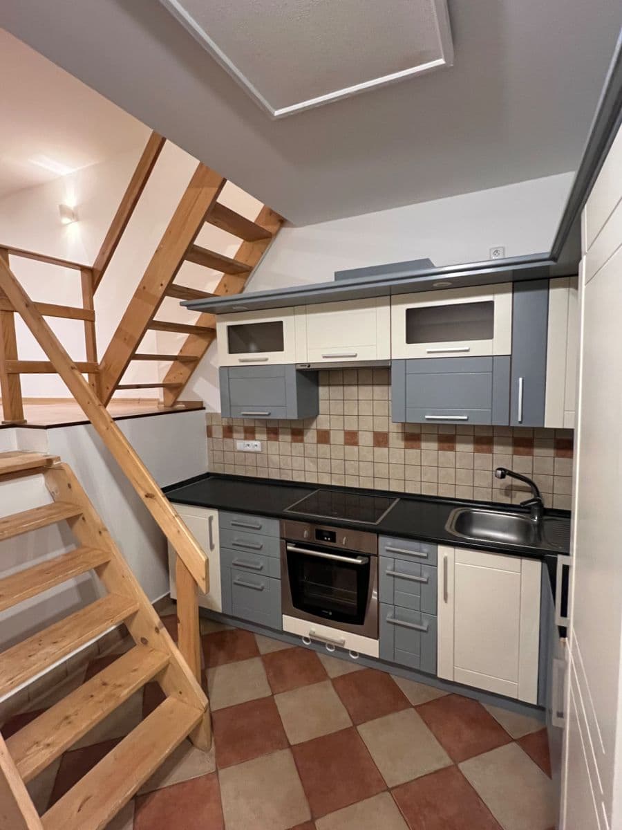 Pronájem bytu 2+kk 56 m², Viklefova, Praha, Praha Pronájem bytu 2+kk 56 m², Viklefova, Praha, Praha