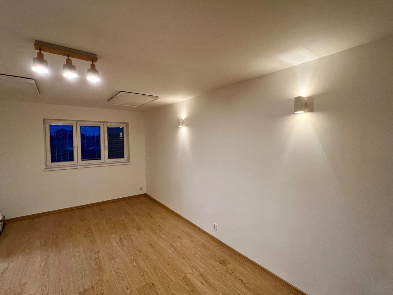 Pronájem bytu 2+kk 56 m², Viklefova, Praha, Praha Pronájem bytu 2+kk 56 m², Viklefova, Praha, Praha