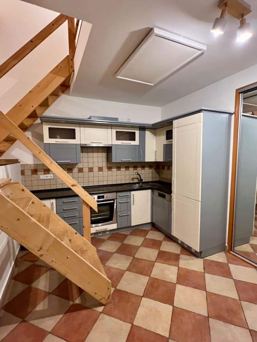 Pronájem bytu 2+kk 56 m², Viklefova, Praha, Praha Pronájem bytu 2+kk 56 m², Viklefova, Praha, Praha
