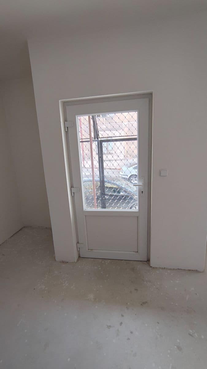 Pronájem nebytového prostoru 48 m², Fügnerova, Kladno, Středočeský kraj Pronájem nebytového prostoru 48 m², Fügnerova, Kladno, Středočeský kraj