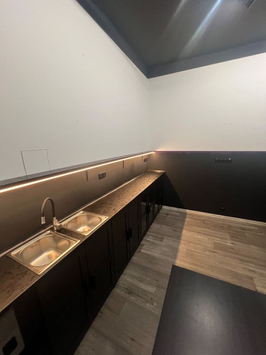 Pronájem nebytového prostoru 24 m², Rýmařovská, Praha, Praha Pronájem nebytového prostoru 24 m², Rýmařovská, Praha, Praha