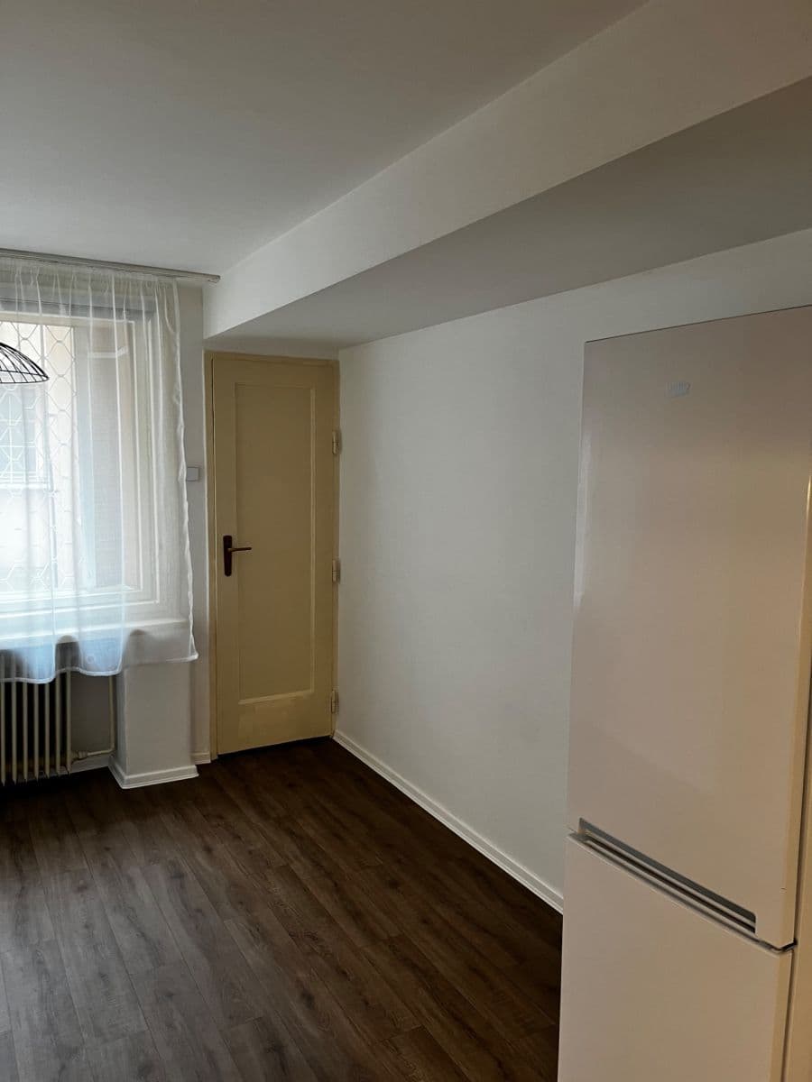 Pronájem bytu 1+1 44 m², Puškinovo náměstí, Praha, Praha Pronájem bytu 1+1 44 m², Puškinovo náměstí, Praha, Praha