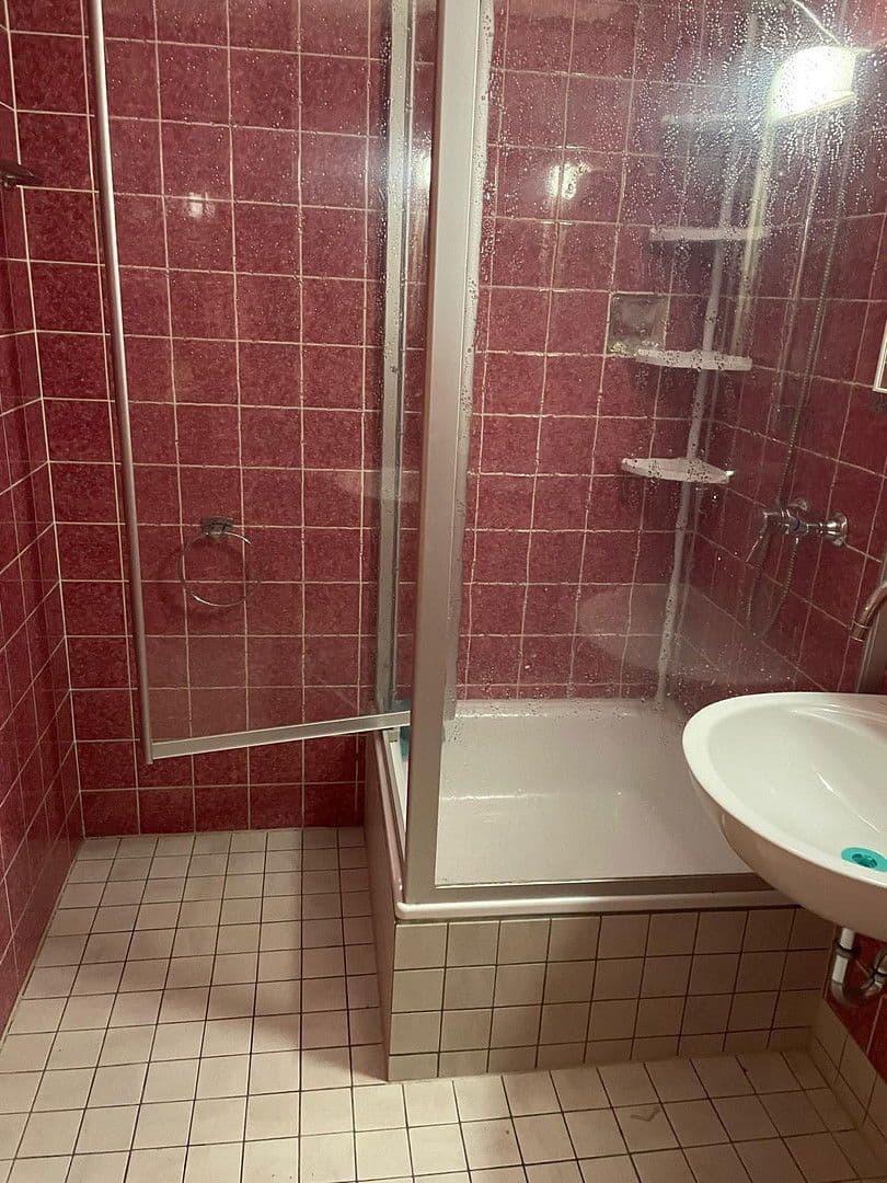 Prodej domu 199 m², pozemek 302 m², Weinstadt, Bádensko-Württembersko Prodej domu 199 m², pozemek 302 m², Weinstadt, Bádensko-Württembersko