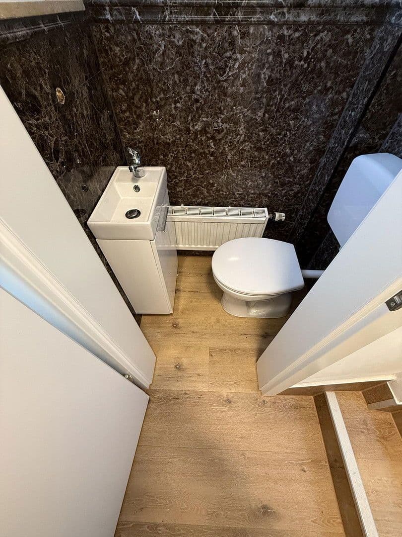 Pronájem nebytového prostoru 80 m², Rösrather Straße, Köln, Severní Porýní-Vestfálsko Pronájem nebytového prostoru 80 m², Rösrather Straße, Köln, Severní Porýní-Vestfálsko