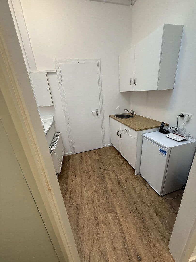 Pronájem nebytového prostoru 80 m², Rösrather Straße, Köln, Severní Porýní-Vestfálsko Pronájem nebytového prostoru 80 m², Rösrather Straße, Köln, Severní Porýní-Vestfálsko