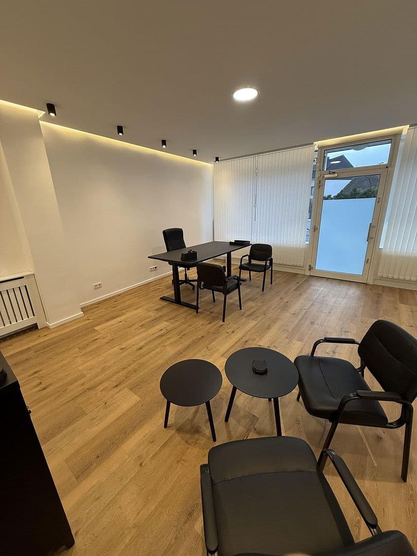 Pronájem nebytového prostoru 80 m², Rösrather Straße, Köln, Severní Porýní-Vestfálsko Pronájem nebytového prostoru 80 m², Rösrather Straße, Köln, Severní Porýní-Vestfálsko