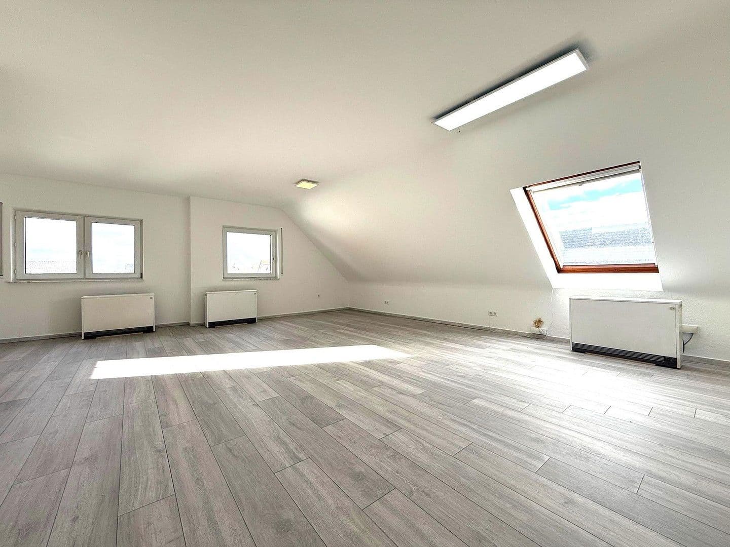 Pronájem bytu 2+1 59 m², Fliederstr. 1a, Rheinstetten, Bádensko-Württembersko Pronájem bytu 2+1 59 m², Fliederstr. 1a, Rheinstetten, Bádensko-Württembersko