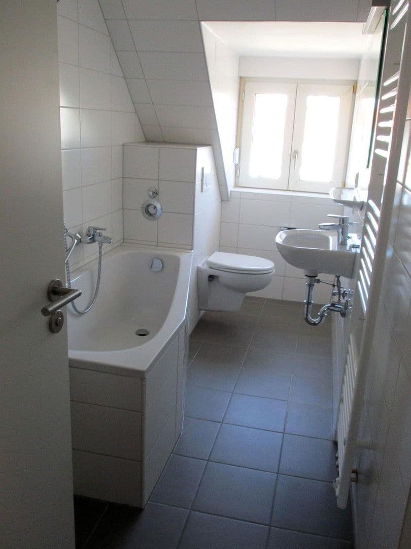 Pronájem bytu 3+1 65 m², Gerwigstr. 1 A, Karlsruhe, Bádensko-Württembersko Pronájem bytu 3+1 65 m², Gerwigstr. 1 A, Karlsruhe, Bádensko-Württembersko