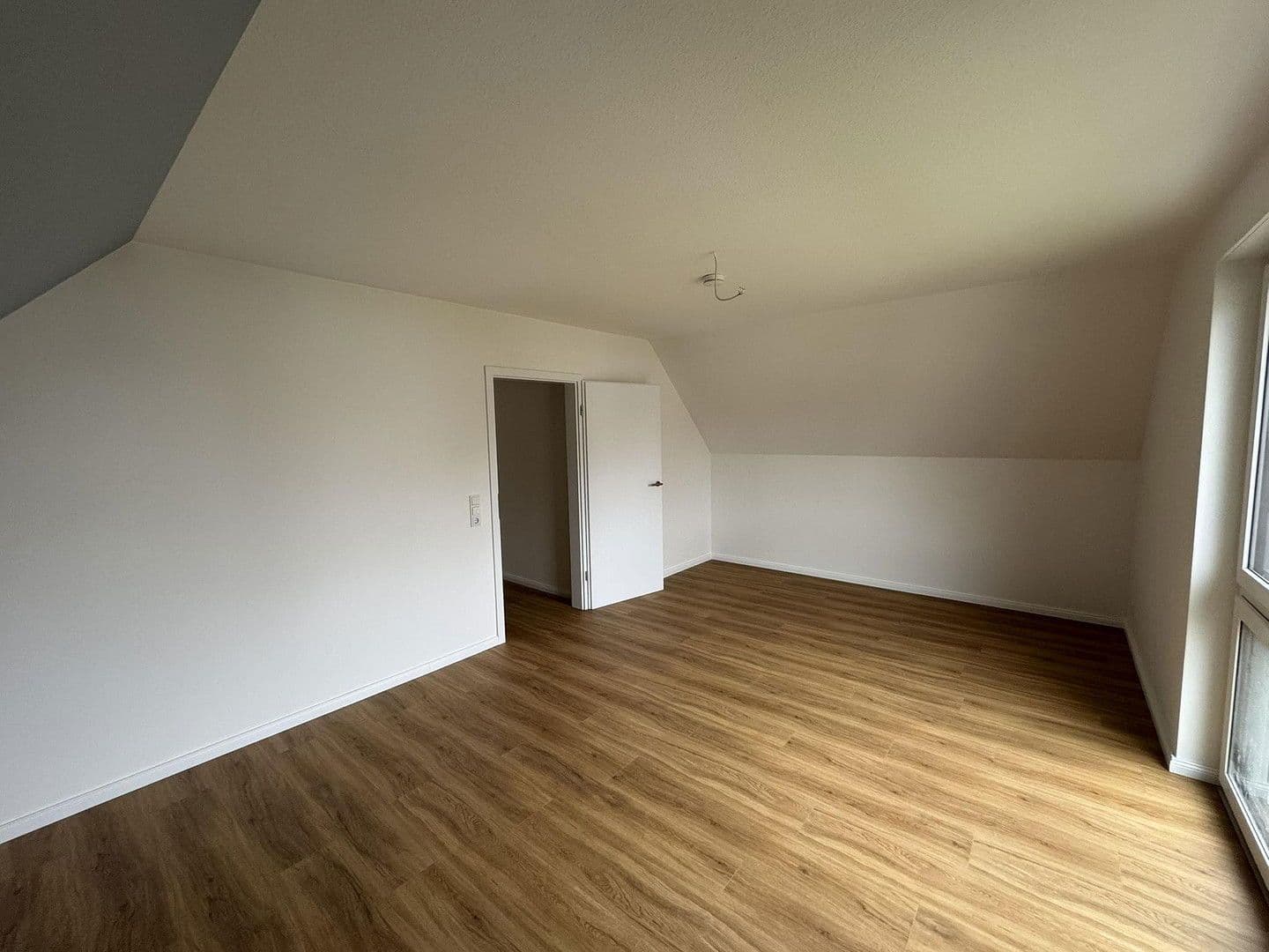Prodej domu 146 m², pozemek 391 m², Hildesheim, Dolní Sasko Prodej domu 146 m², pozemek 391 m², Hildesheim, Dolní Sasko