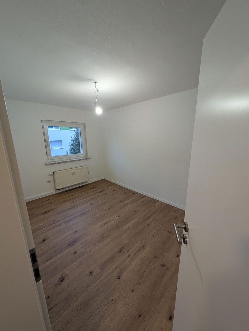 Pronájem bytu 3+1 65 m², Sonnenhalde 2, Bühlertann, Bádensko-Württembersko Pronájem bytu 3+1 65 m², Sonnenhalde 2, Bühlertann, Bádensko-Württembersko