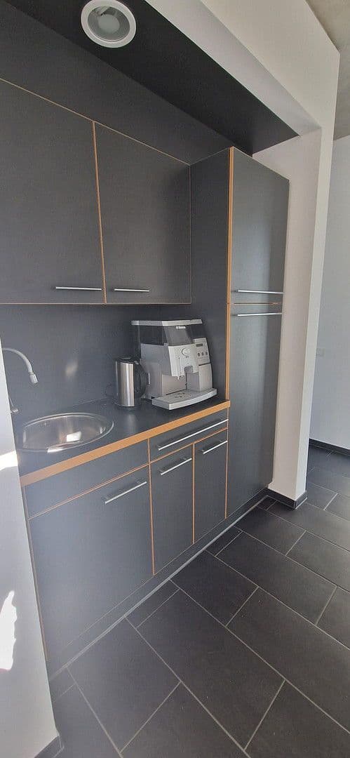 Pronájem kanceláře 380 m², Dieselstr. 10, Ditzingen, Bádensko-Württembersko Pronájem kanceláře 380 m², Dieselstr. 10, Ditzingen, Bádensko-Württembersko