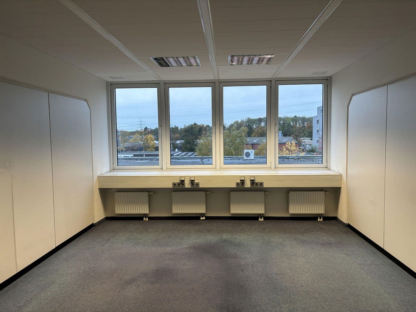 Pronájem kanceláře 600 m², Moselstr. 14, Neuss, Severní Porýní-Vestfálsko Pronájem kanceláře 600 m², Moselstr. 14, Neuss, Severní Porýní-Vestfálsko