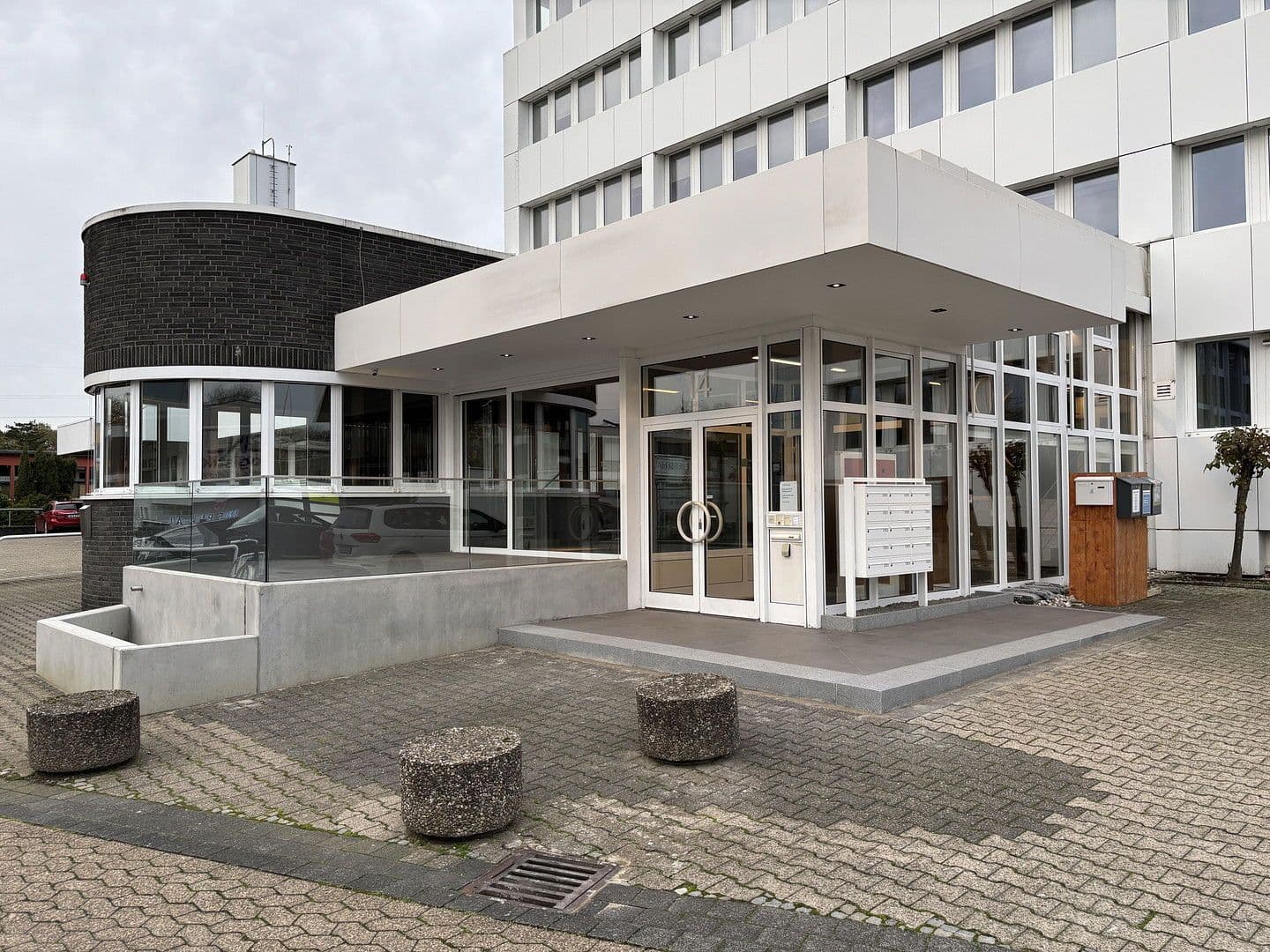 Pronájem kanceláře 600 m², Moselstr. 14, Neuss, Severní Porýní-Vestfálsko Pronájem kanceláře 600 m², Moselstr. 14, Neuss, Severní Porýní-Vestfálsko