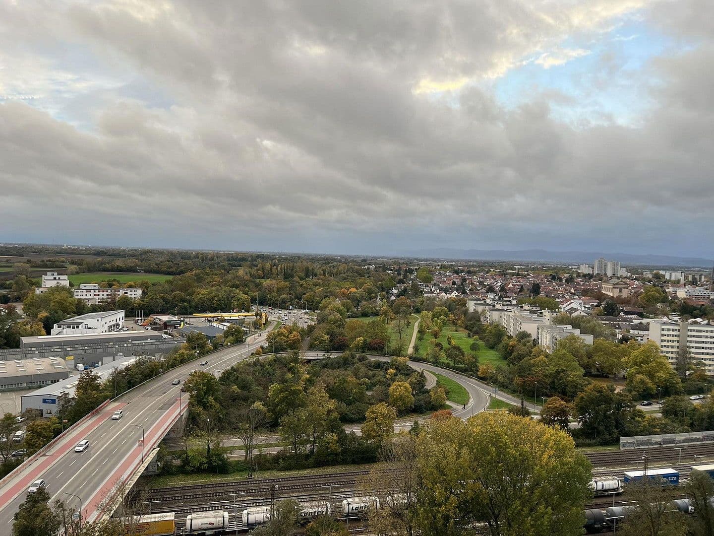 Pronájem bytu 4+1 107 m², Froschlache 19, Ludwigshafen-Friesenheim, Porýní-Falc Pronájem bytu 4+1 107 m², Froschlache 19, Ludwigshafen-Friesenheim, Porýní-Falc