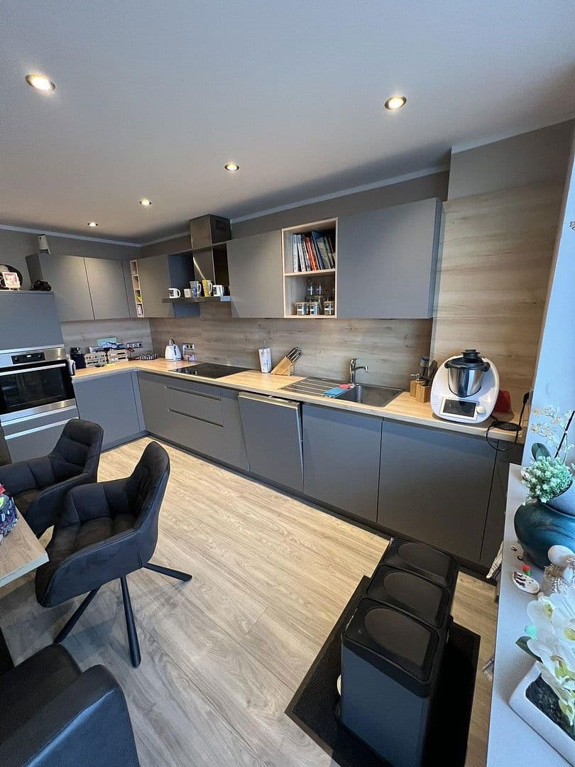 Pronájem bytu 4+1 107 m², Froschlache 19, Ludwigshafen-Friesenheim, Porýní-Falc Pronájem bytu 4+1 107 m², Froschlache 19, Ludwigshafen-Friesenheim, Porýní-Falc