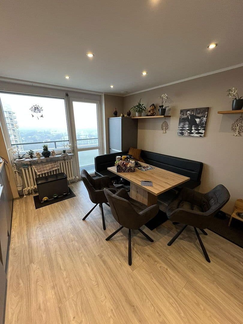 Pronájem bytu 4+1 107 m², Froschlache 19, Ludwigshafen-Friesenheim, Porýní-Falc Pronájem bytu 4+1 107 m², Froschlache 19, Ludwigshafen-Friesenheim, Porýní-Falc