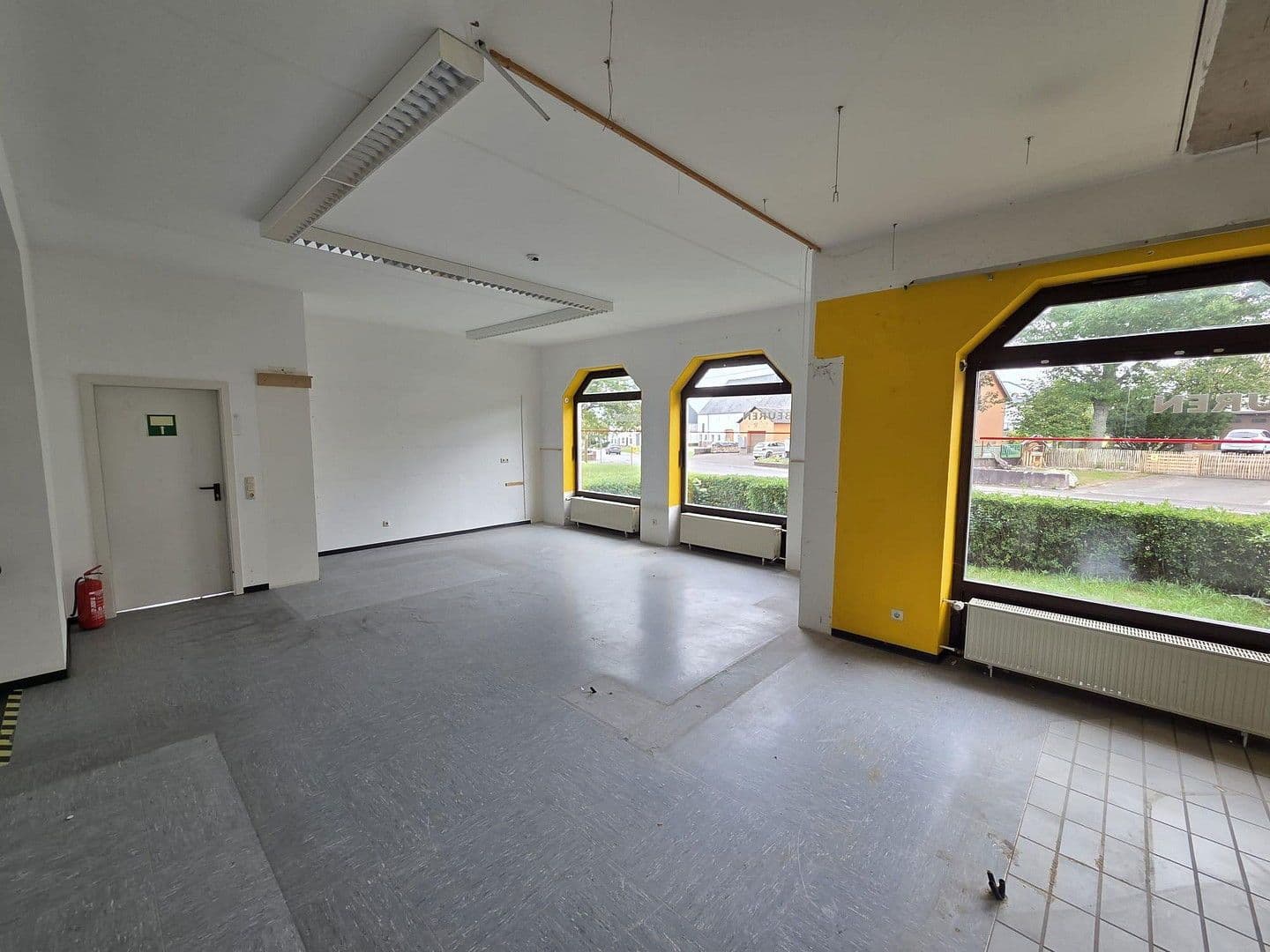 Pronájem kanceláře 140 m², Hauptstr. 68, Beuren (Hochwald), Porýní-Falc Pronájem kanceláře 140 m², Hauptstr. 68, Beuren (Hochwald), Porýní-Falc