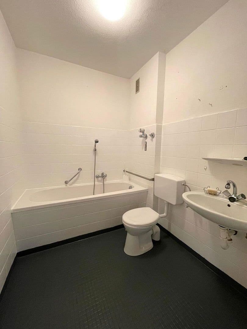 Pronájem bytu 3+1 74 m², Bürger-Meister-Diehl Str. 29, Eisenberg (Pfalz), Porýní-Falc Pronájem bytu 3+1 74 m², Bürger-Meister-Diehl Str. 29, Eisenberg (Pfalz), Porýní-Falc