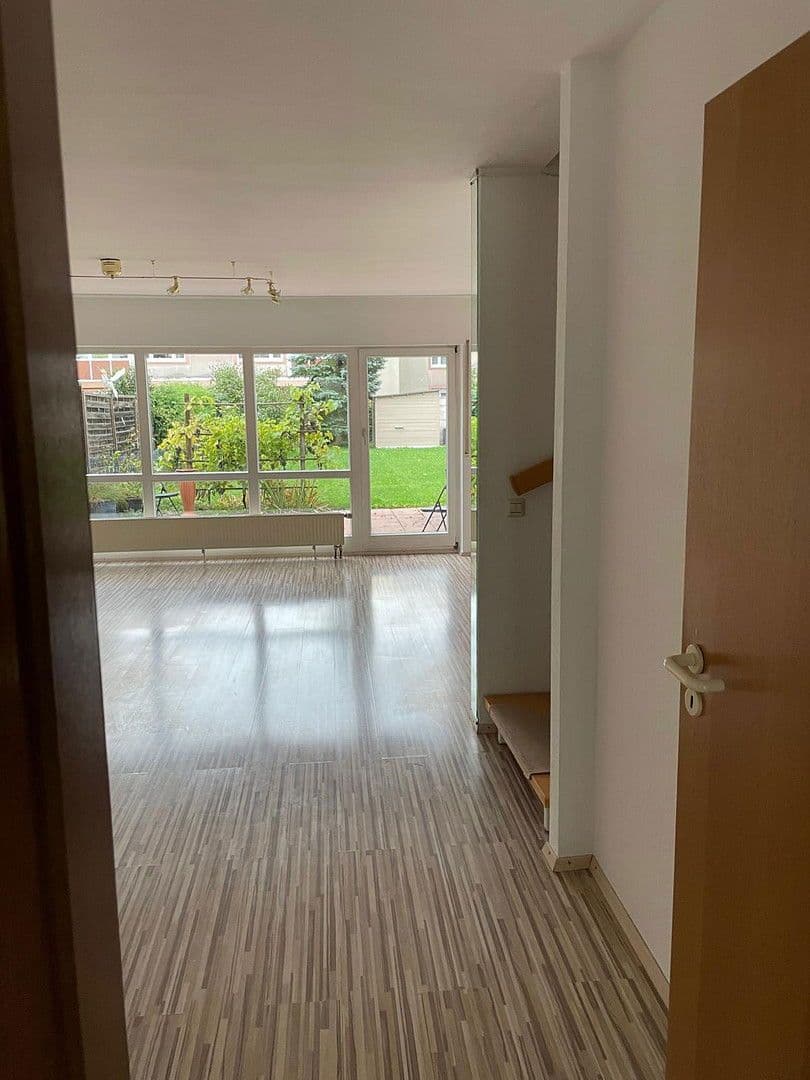 Prodej domu 146 m², pozemek 246 m², Königsberger Strasse 47, Bad Dürrheim, Bádensko-Württembersko Prodej domu 146 m², pozemek 246 m², Königsberger Strasse 47, Bad Dürrheim, Bádensko-Württembersko