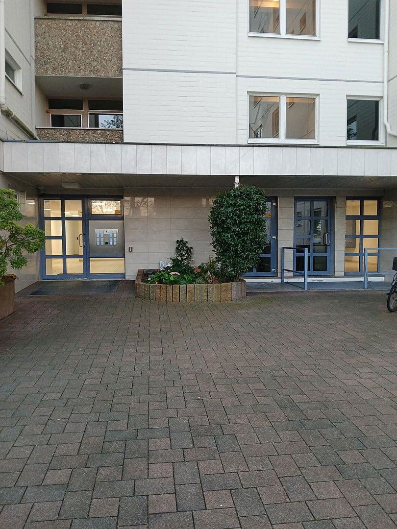 Pronájem bytu 3+1 89 m², Köln, Severní Porýní-Vestfálsko Pronájem bytu 3+1 89 m², Köln, Severní Porýní-Vestfálsko