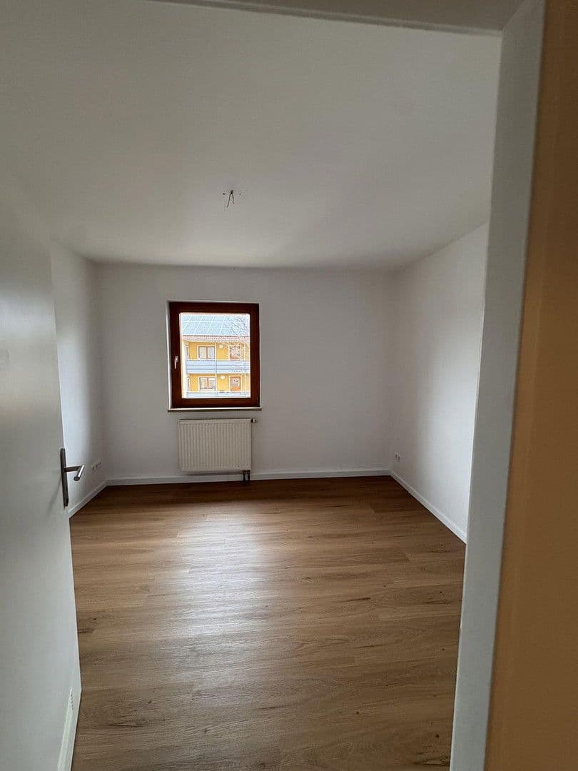 Pronájem bytu 3+1 70 m², Vogelherdstr. 44, Zirndorf, Bavorsko Pronájem bytu 3+1 70 m², Vogelherdstr. 44, Zirndorf, Bavorsko