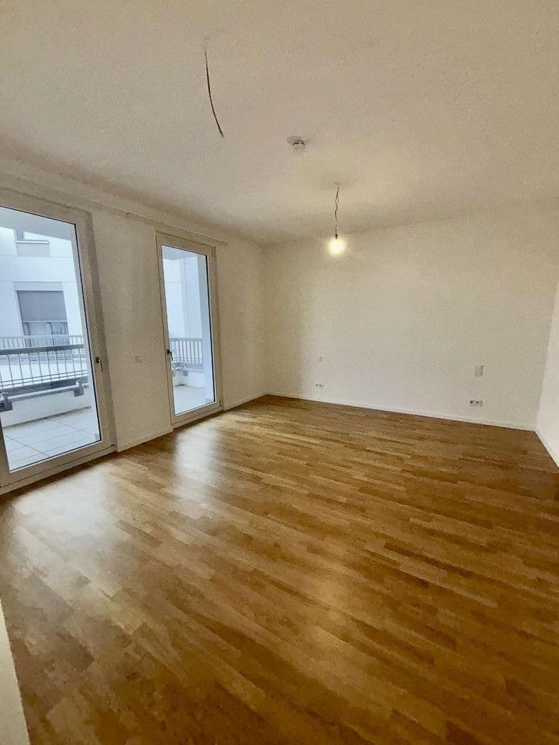 Pronájem bytu 3+1 115 m², Else-Lasker-Schüler-Straße 4, Berlin, Berlín Pronájem bytu 3+1 115 m², Else-Lasker-Schüler-Straße 4, Berlin, Berlín
