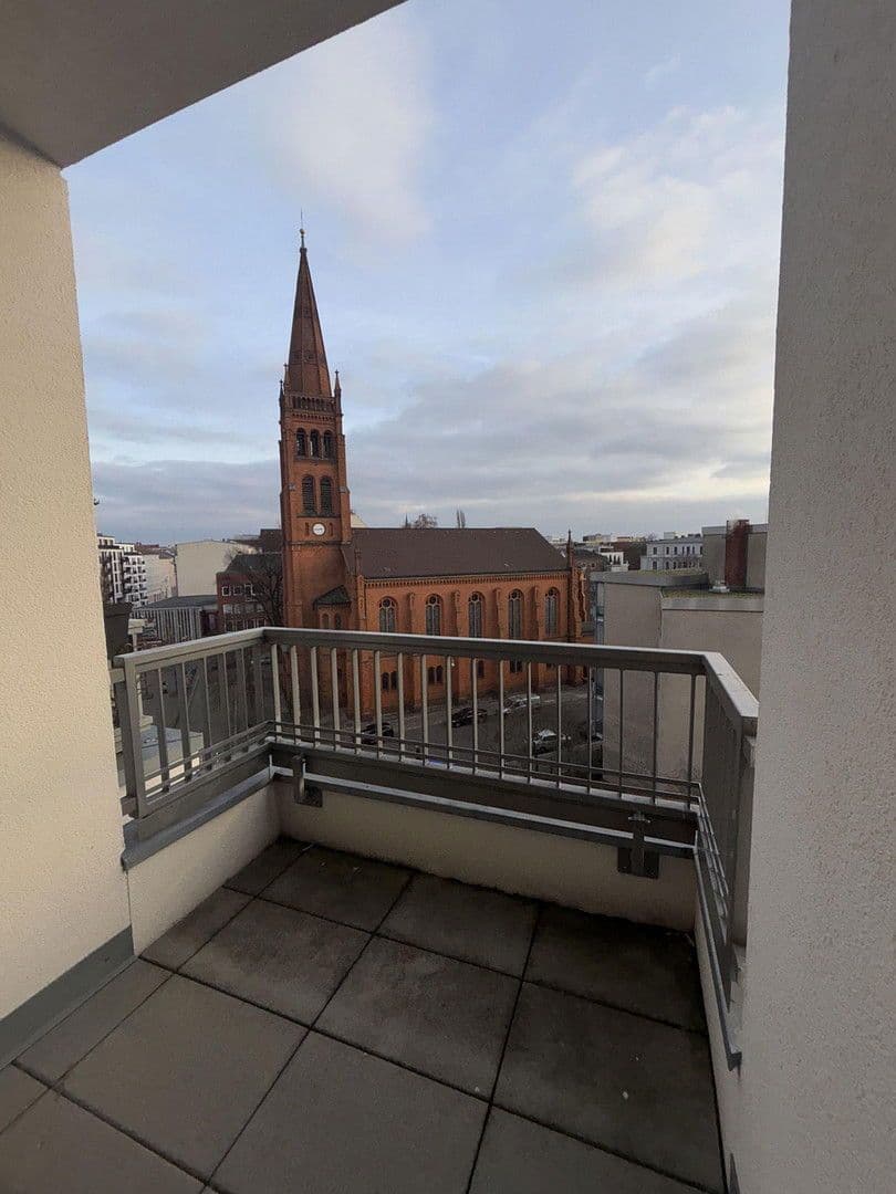 Pronájem bytu 3+1 115 m², Else-Lasker-Schüler-Straße 4, Berlin, Berlín Pronájem bytu 3+1 115 m², Else-Lasker-Schüler-Straße 4, Berlin, Berlín