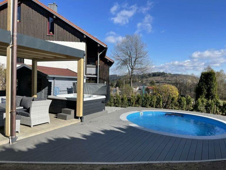 Prodej domu 210 m², pozemek 327 m², Winterbergerstr. 44, Freyung, Bavorsko Prodej domu 210 m², pozemek 327 m², Winterbergerstr. 44, Freyung, Bavorsko