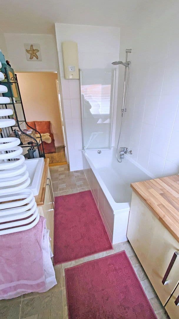 Prodej domu 164 m², pozemek 600 m², Veitsbronn, Bavorsko Prodej domu 164 m², pozemek 600 m², Veitsbronn, Bavorsko