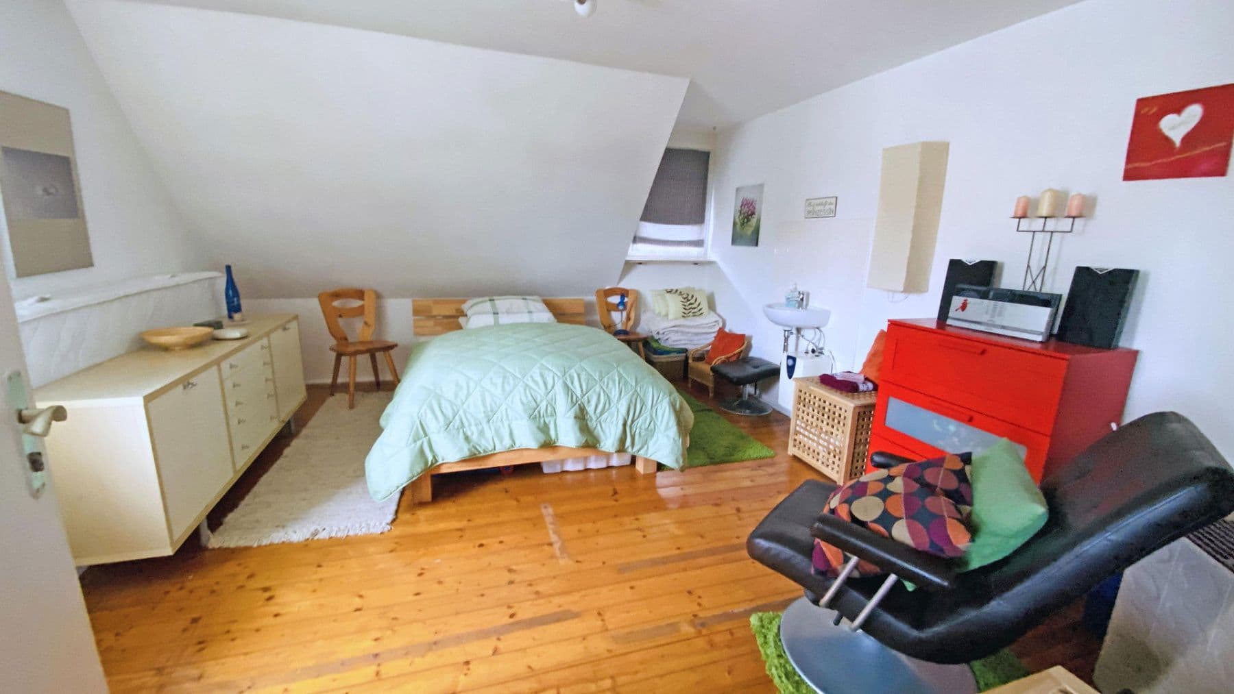 Prodej domu 164 m², pozemek 600 m², Veitsbronn, Bavorsko Prodej domu 164 m², pozemek 600 m², Veitsbronn, Bavorsko