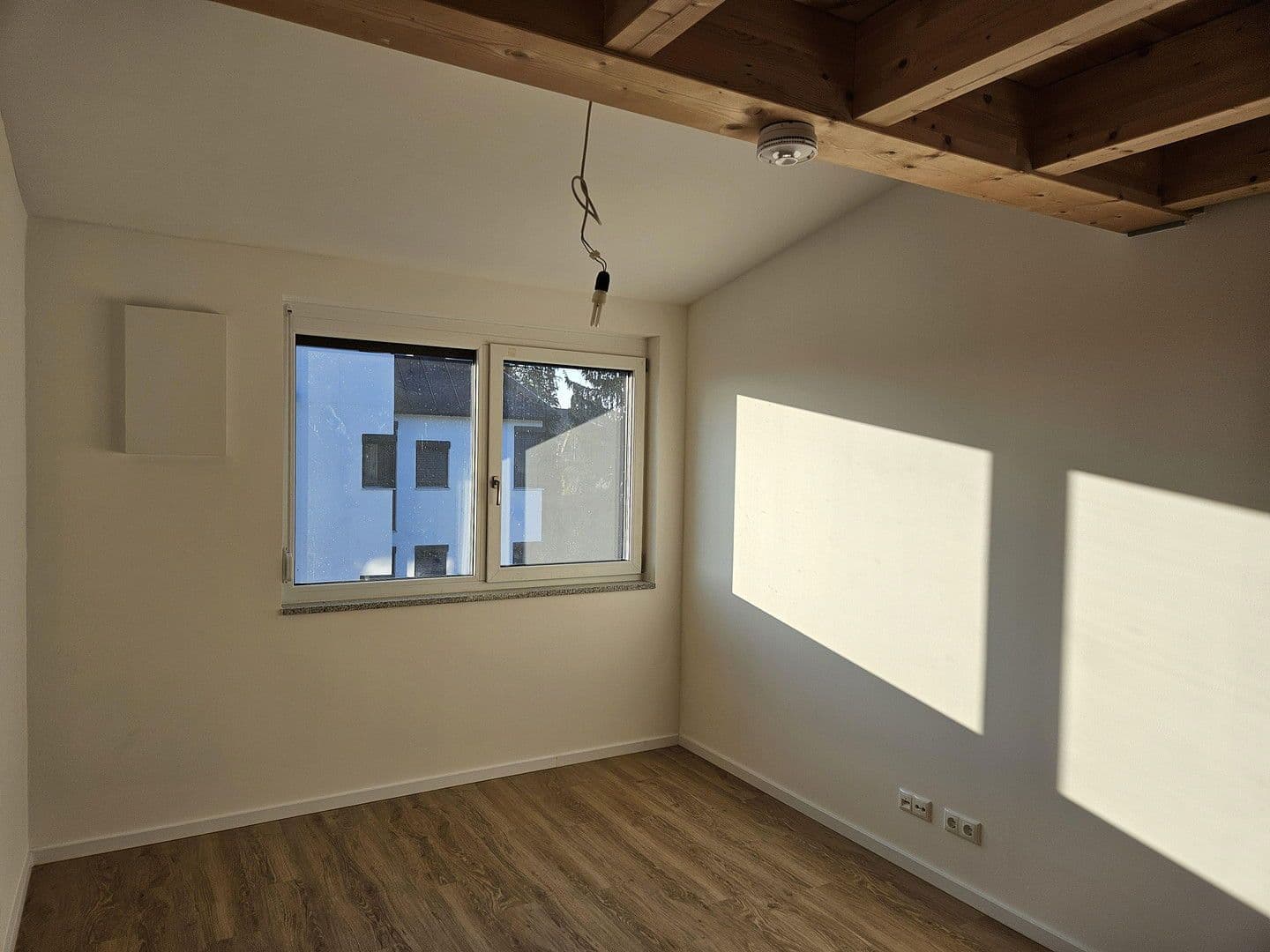 Pronájem bytu 3+1 90 m², Pfarrkirchner Str. 105 b, Eggenfelden, Bavorsko Pronájem bytu 3+1 90 m², Pfarrkirchner Str. 105 b, Eggenfelden, Bavorsko